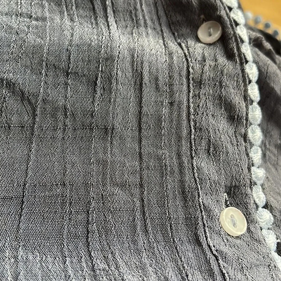 Zac & Rachel navy silky crinkle baby blue crochet trim long tunic. Button front - Picture 5 of 6